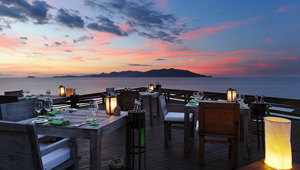 Dining on the Rocks - Фирменный ресторан