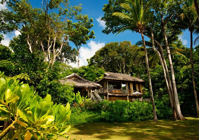 Beachfront Pool Villa Suite